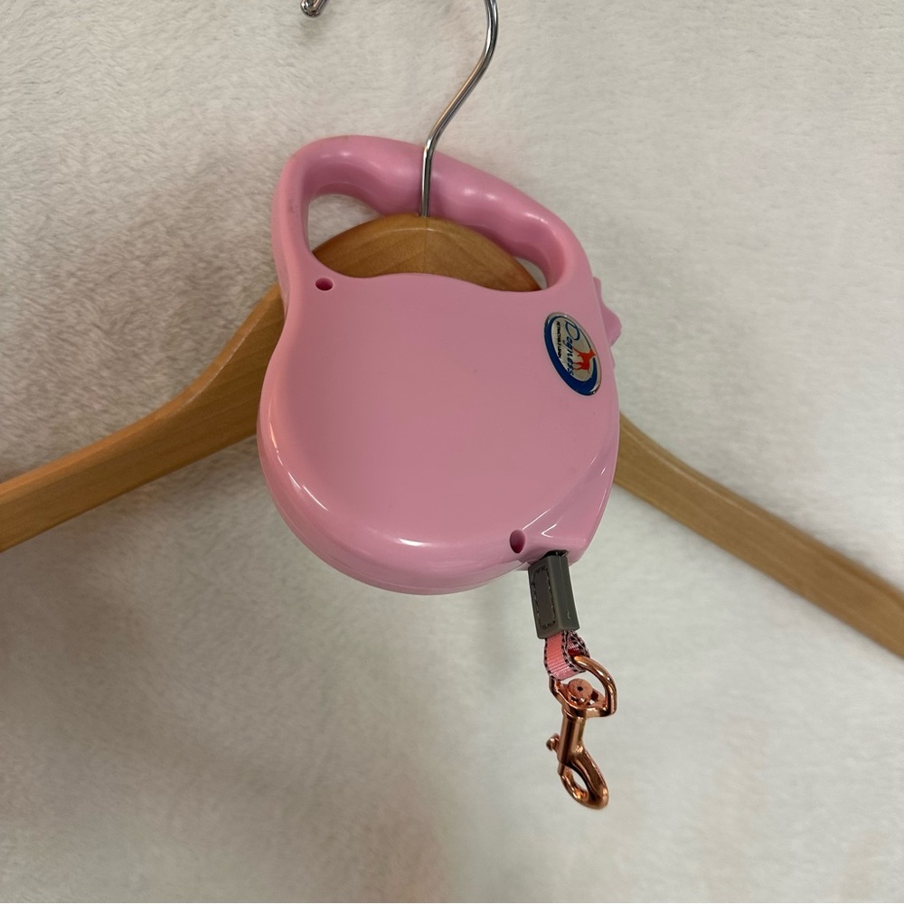 Dogness pink retractable leash 13’ or 158” - Picture 2 of 15